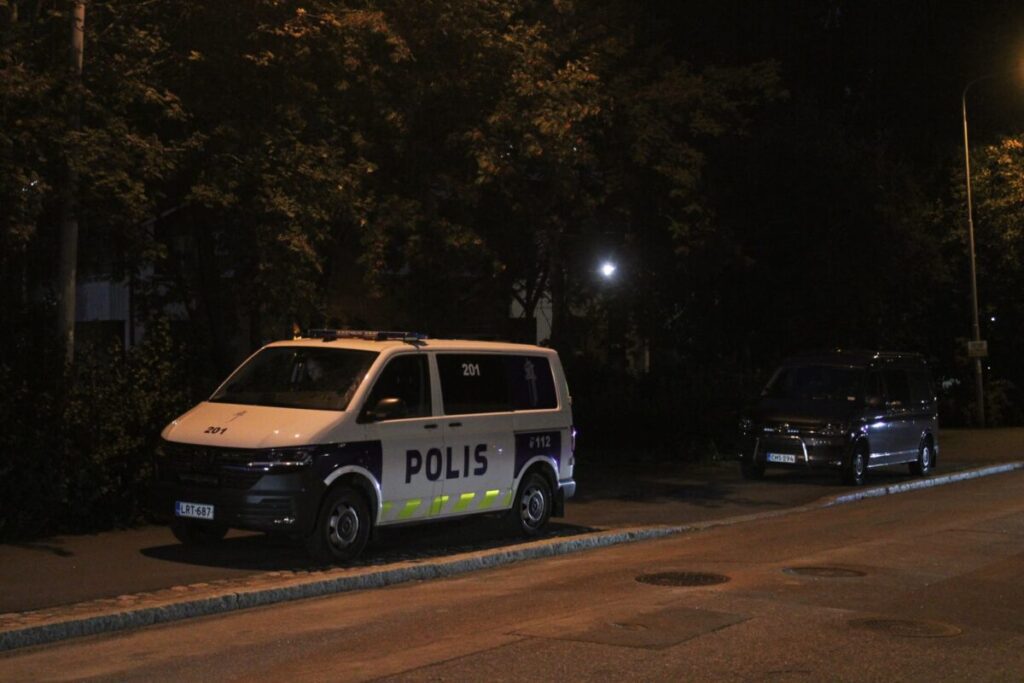 Poliisilla oli kiinniotto-operaatio Helsingin keskustassa - liittyi Lassilan ampumiseen